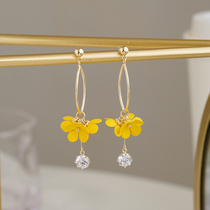 Yellow flower earrings 2021 New Tide three-dimensional flower earrings female summer earrings fairy wind gentle and sweet