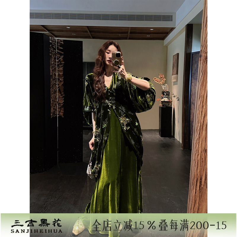 Sanji Heihua [Jinshanghua] New Chinese-Style National Style Velvet Burnt-Out Floral Dress, a Very Beautiful Long Dress for Autumn
