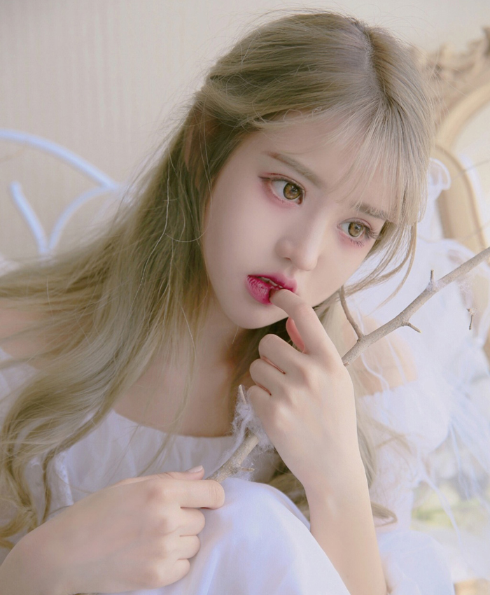 Perruque ANNA LUO  .  Long cheveux raides - Ref 2607437 Image 10