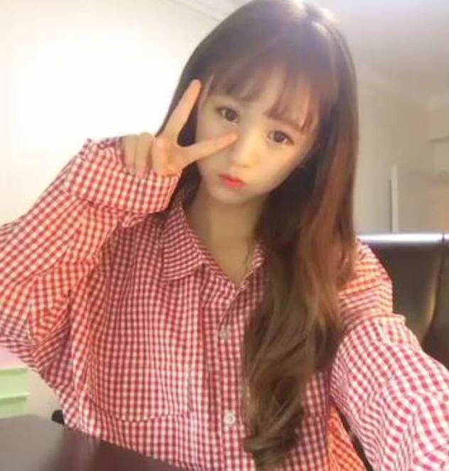 Perruque ANNA LUO  .  Les cheveux longs - Ref 2607394 Image 33