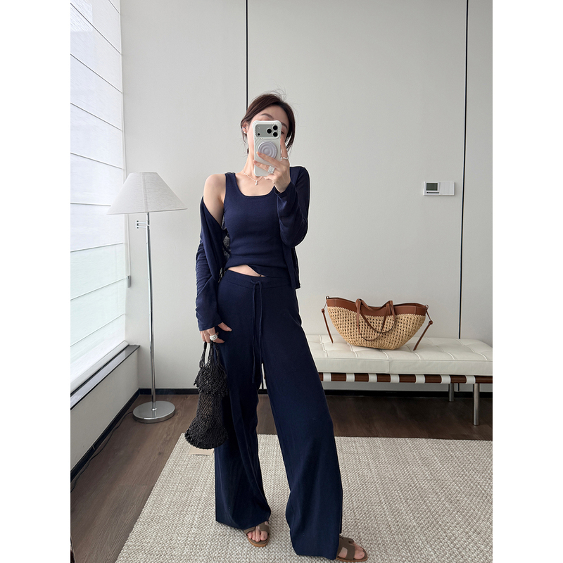 Thewing | Midnight Blue "Paper-Thin" Slimming and Height-Enhancing Outfit, Lazy and Relaxed Style Dark Blue Set.