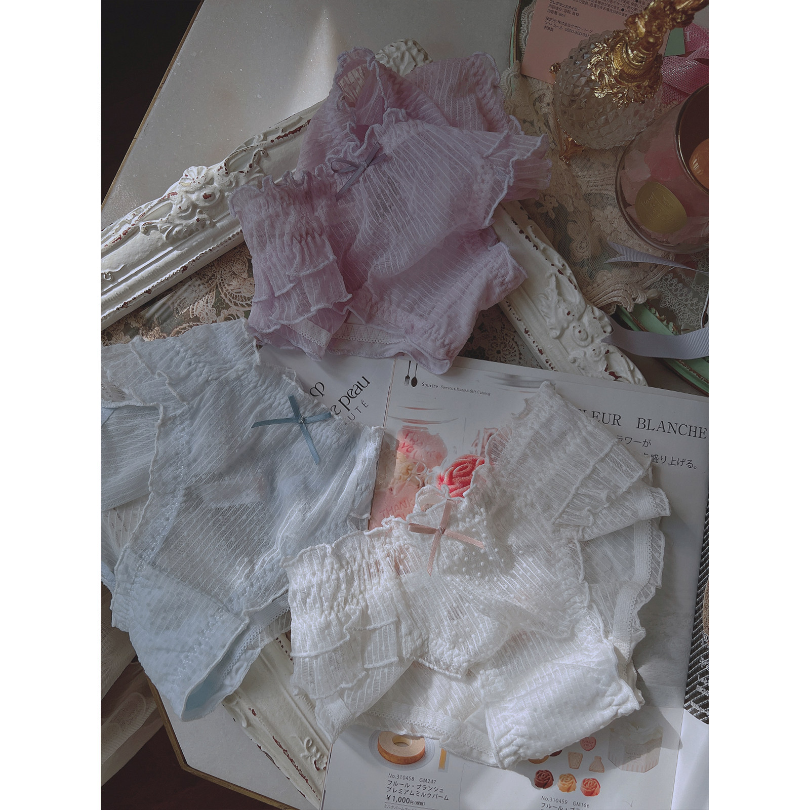 Peach Honey Freshener department flocking point Dairy underpants female Low Waist Lace Skirt Pure Cotton Stalls Girl Triangle Pants