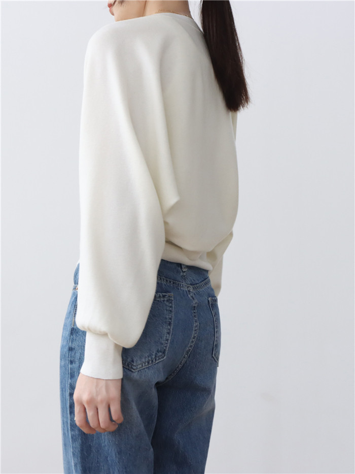 The new 2022 autumn collection of woolen knitted cardigan for women features a loose-fitting shawl with a laid-back style. It is a one-piece solid-color outerwear with a small coat pic 22