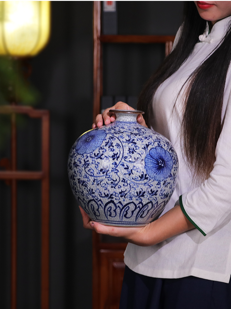 Blue and white porcelain vase furnishing articles of jingdezhen ceramics sitting room flower arranging retro hand - made antique porcelain home decoration