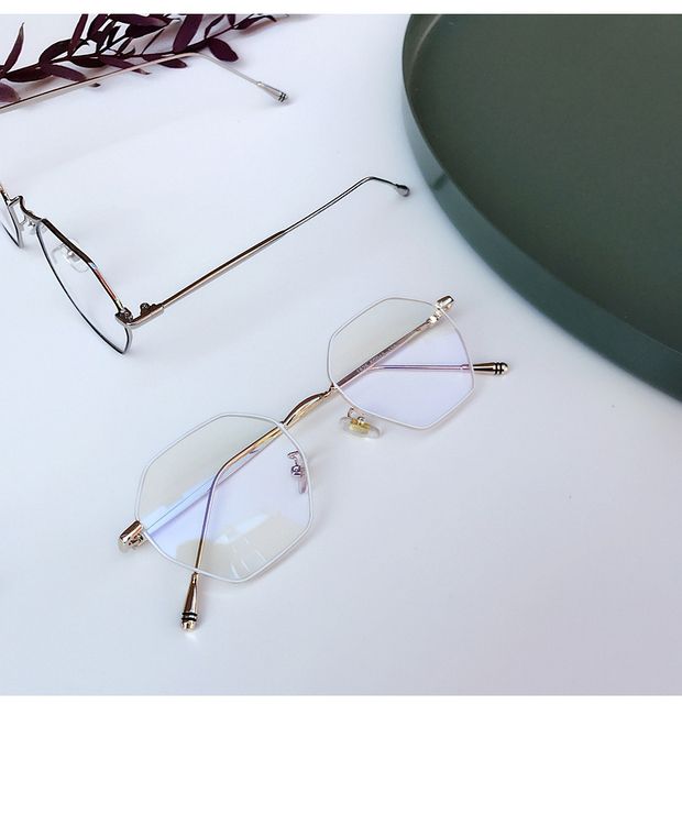 Phiên bản Hàn Quốc của hộp kính đa giác khung nam và nữ mô hình nghệ thuật bức xạ retro ánh sáng màu xanh đồng bằng cận thị phẳng gương thủy triều kính đa tròng