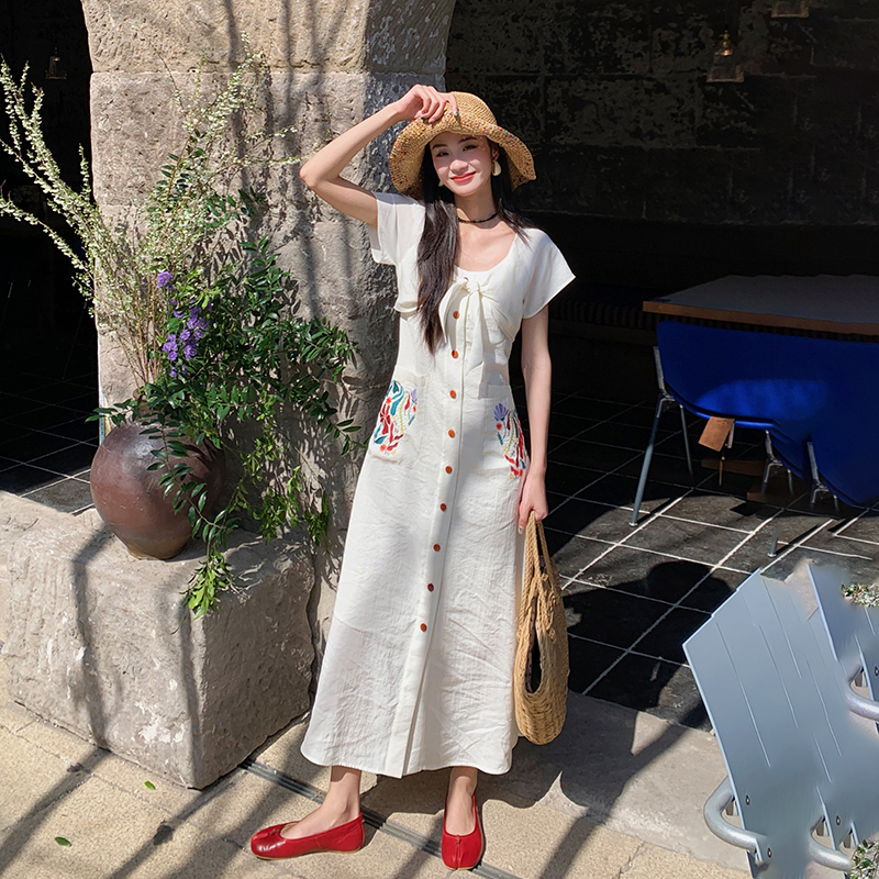 [Clearance Sale] French Retro Heavy Embroidery Lace-Up Dress for Women, Summer 2026 New Style, Waist-Cinching Long Dress