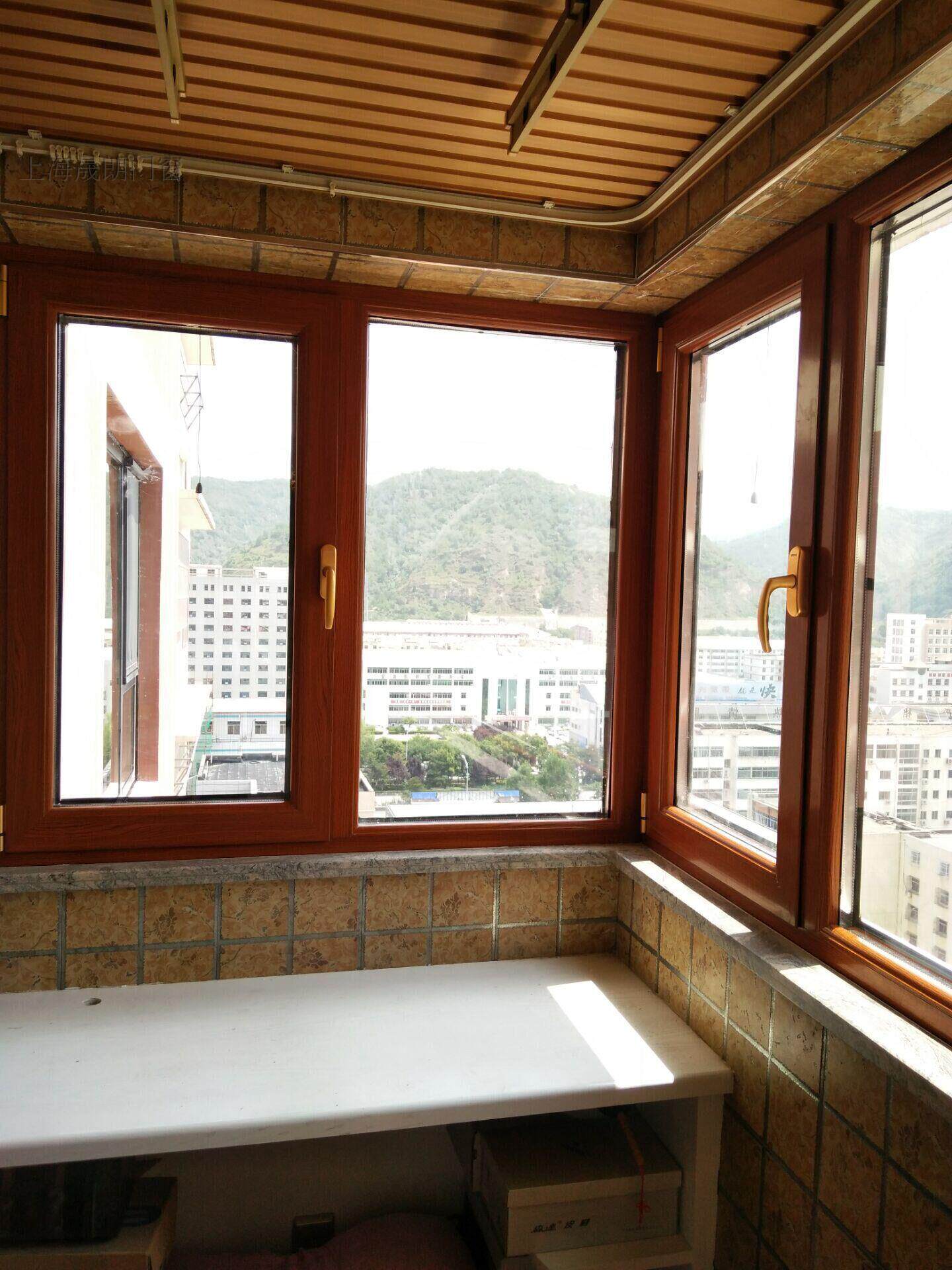 Shanghai Guangrong brand broken bridge aluminum 1 4 thick belt rail sealing balcony sliding window door and window greenhouse