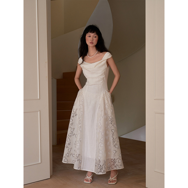 2026 Early Spring White Moonlight Certificate Ceremony Little White Dress Vintage Niche Flutter Collar Lace Off-Shoulder Dress for Women