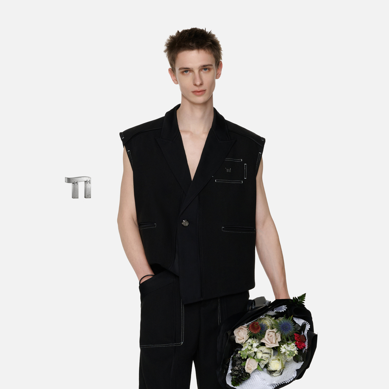 Qishilu Tiwilltang "Cast a Foundation and Build Momentum" Asymmetrical Short Loose Zipper One-Button Vest Jacket