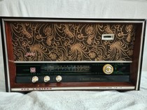 New and good use Shanghai red light 711 - 5 double - degree disk tube radio nostalgia old - fashioned second hand