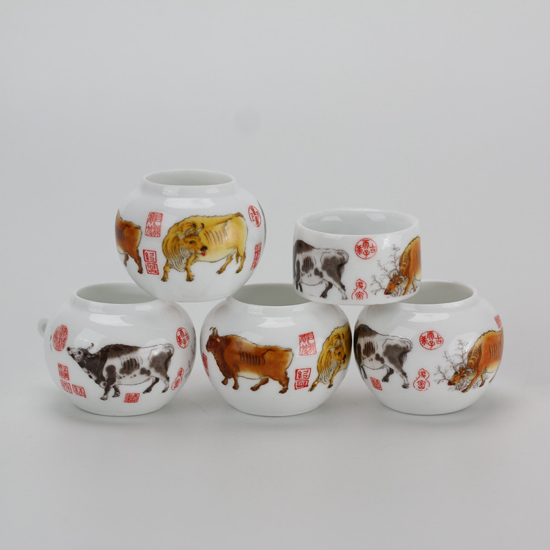 Hand-painted bird food bowl cup porcelain bowl bamboo bird cage red shellfish embroidered eye willow warbler bird hibiscus cow pattern bird cup
