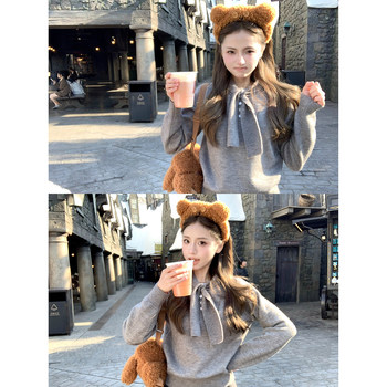 Gru college bow tie right shoulder pullover sweater