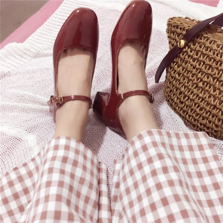 Mary Jane shoes women's retro 2022 shallow mouth one word buckle single shoes thick heel square toe middle heel fairy shoes ins small leather shoes