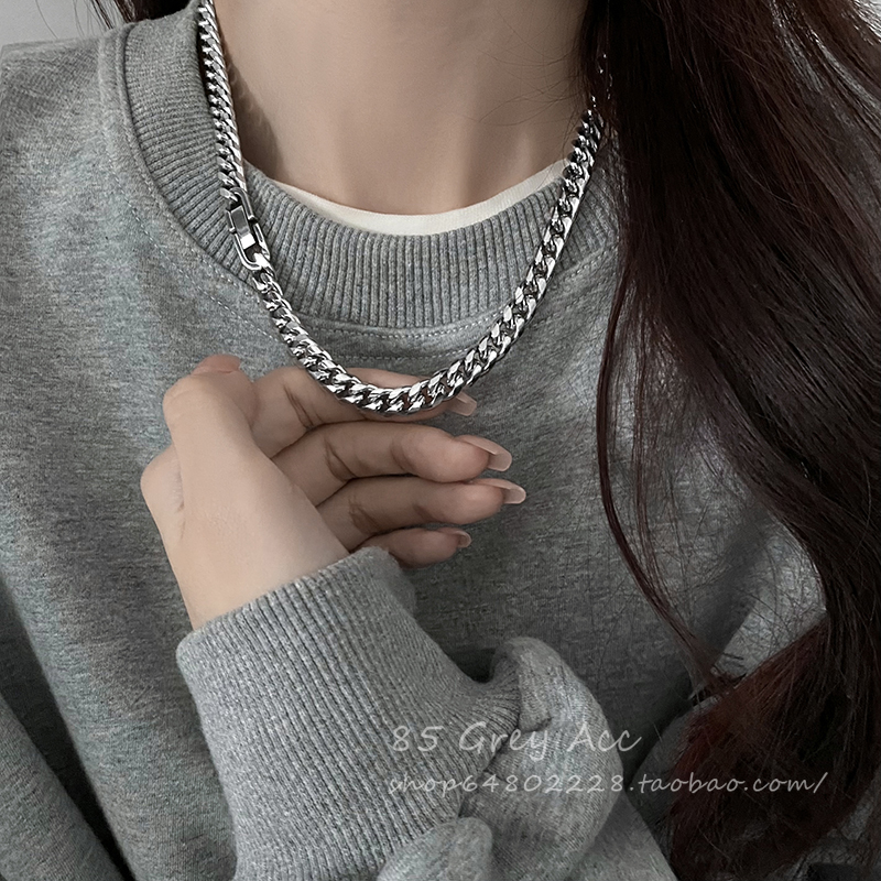 Basic Versatile Titanium Steel Cuban Necklace for Men and Women, Hip-Hop Trendy Cool Sweatshirt Chain, Couple's Simple Sweater Chain, Clavicle Chain