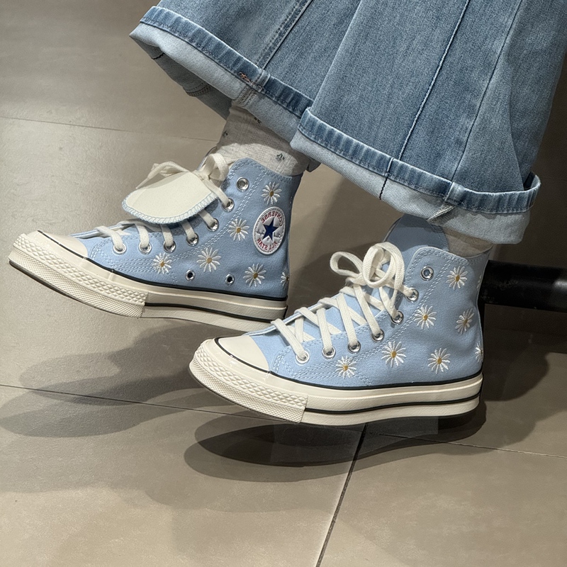Authentic Converse 1970S Light Blue Daisy Embroidered High-Top Canvas Shoes for Men and Women A16763C