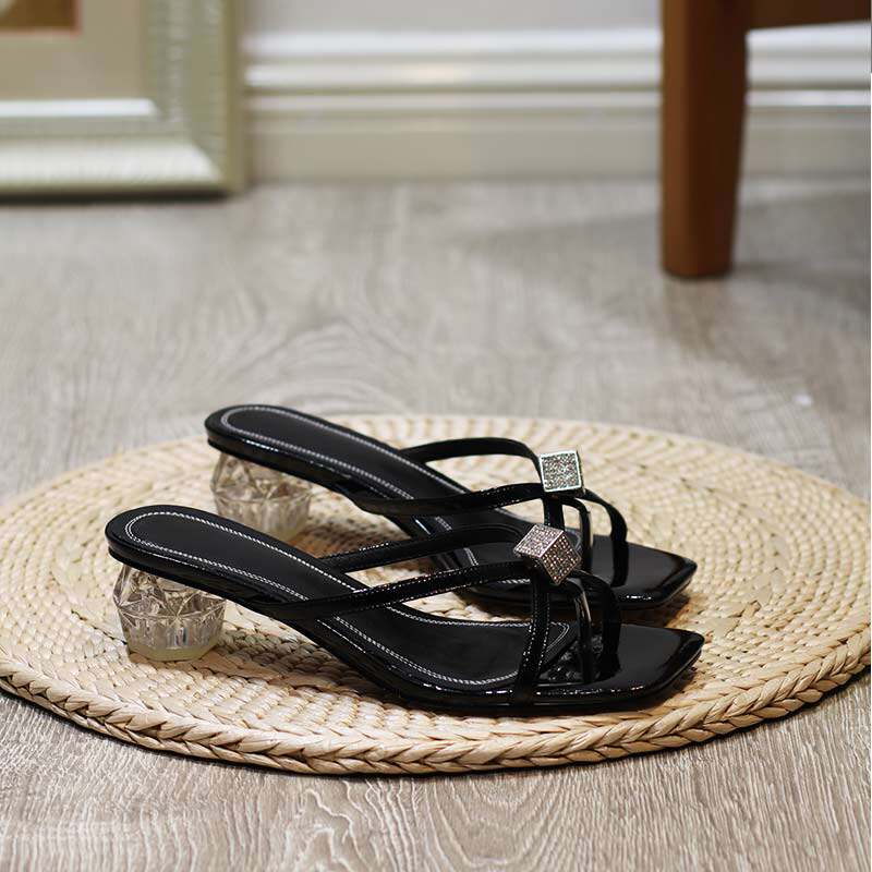 2022 popular shoes women's leather slippers outerwear European style station flip-flops crystal heel summer shoes