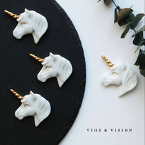 YIHE unicorn shape ceramic gold autumn and winter jacket Youth personality fashion design custom brooch