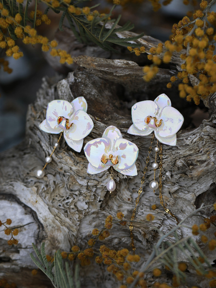 YIHE Yihe original design Phalaenopsis new three-dimensional colorful pearl long and short ceramic stud earrings