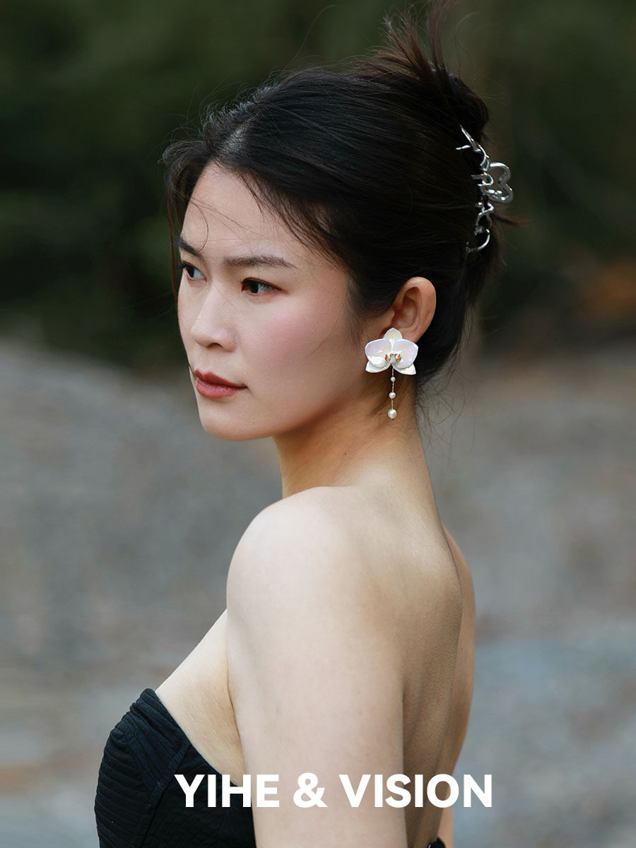 YIHE Yihe original design Phalaenopsis new three-dimensional colorful pearl long and short ceramic stud earrings