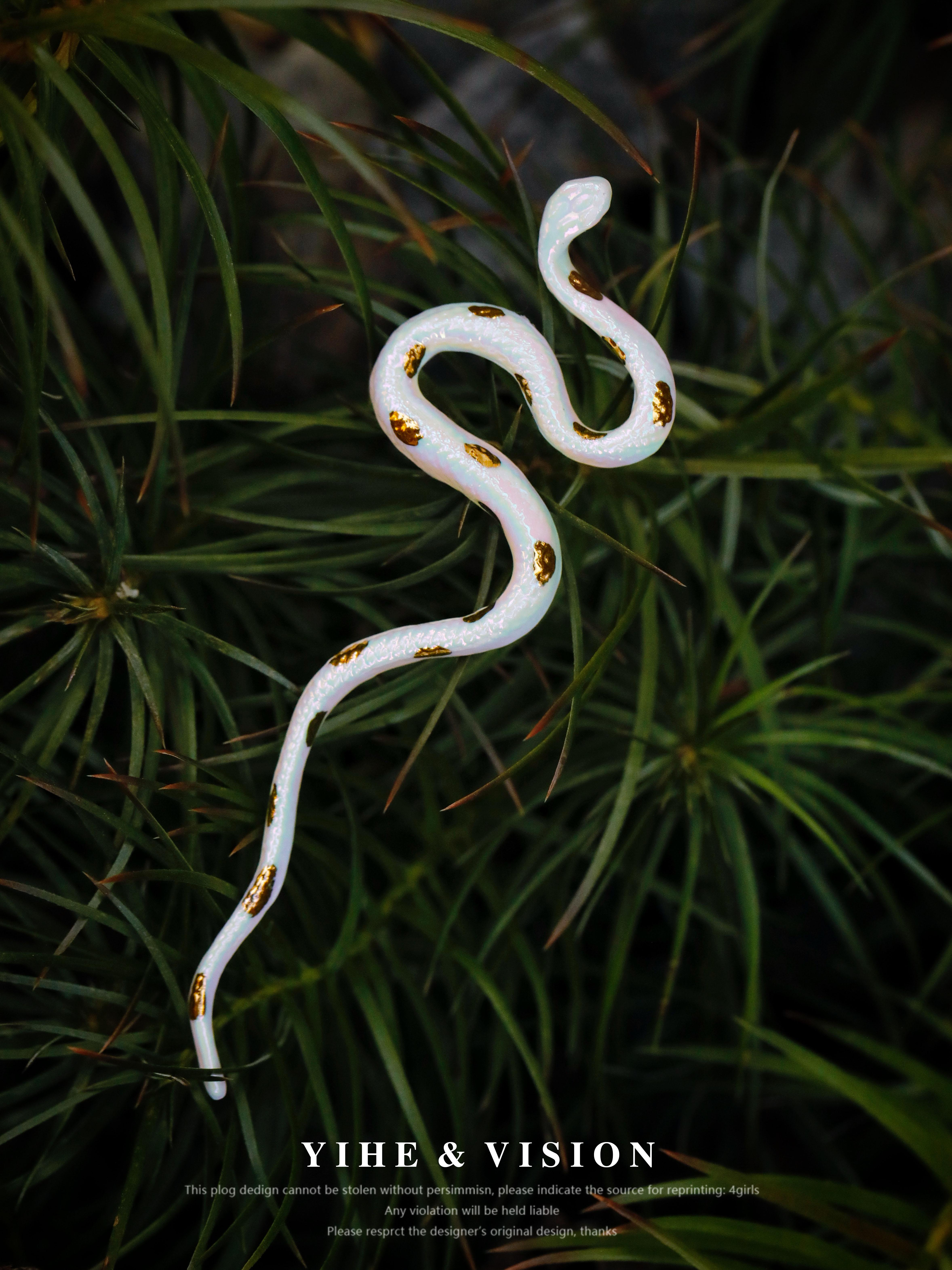 YIHE Original Spotted Golden Snake Niche Art Unique Ceramic Snake Zodiac Year Coat Brooch for Men and Women
