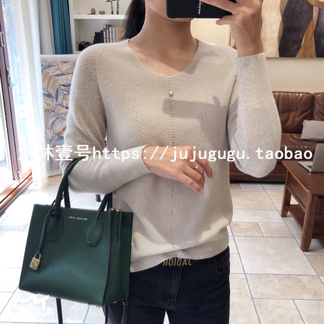 Cổ tích dịu dàng nhỏ cổ chữ V khí chất hoang dã dài tay đẹp nô lệ áo len cách kết hợp áo len cổ tim