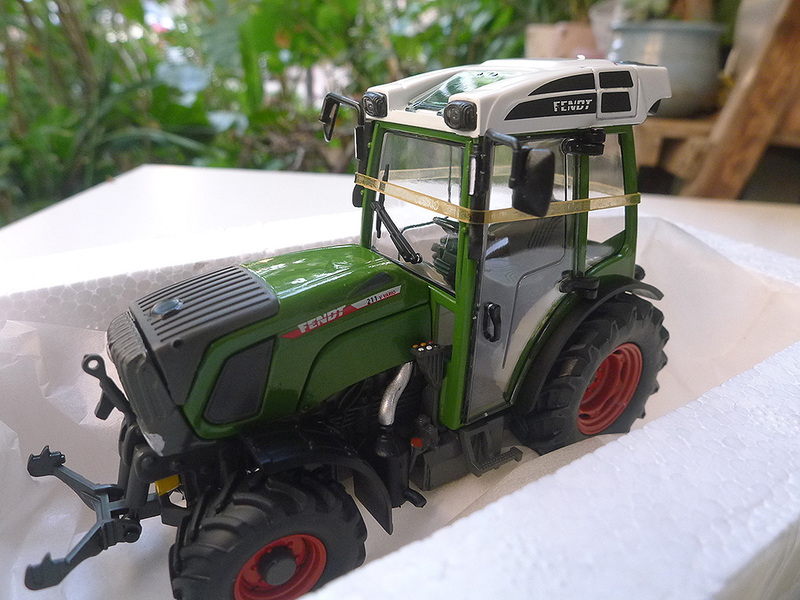 Fendt 211 V Vario German Fendt Vineyard Tractor Model Schuco 1:32