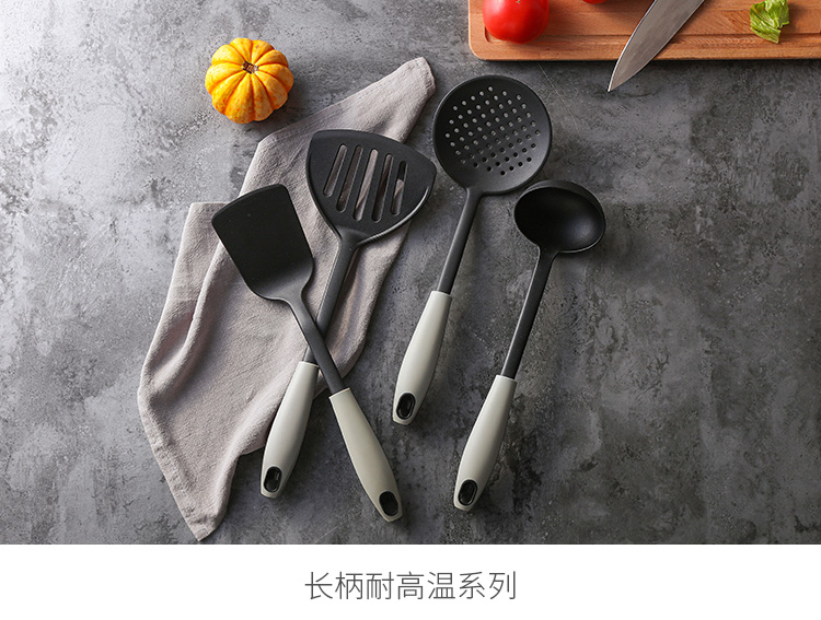 Bếp nấu xẻng không dính thìa đặc biệt đặt nhiệt độ cao Bếp chống cào xào muỗng muỗng colander muỗng kệ đựng gia vị treo tường