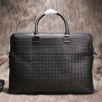 2022 New Mens Handbag Briefing Leather Weaving Double Zip Computer Pack Fashion Single Shoulder Slipper Mans Bag