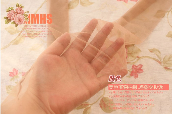 Đi bộ với vớ gió mỏng như một chiếc áo choàng Mùa hè vớ siêu mỏng với lụa màu bạc rompers nhấp nháy và vớ tất cổ cao