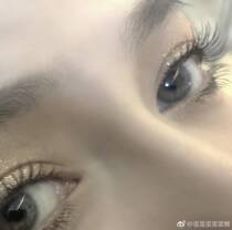 European and American metal eye shadow liquid gold onion powder superimposed rubbing beads high-gloss water color shiny slices diamond lying silkworm shiny crystal