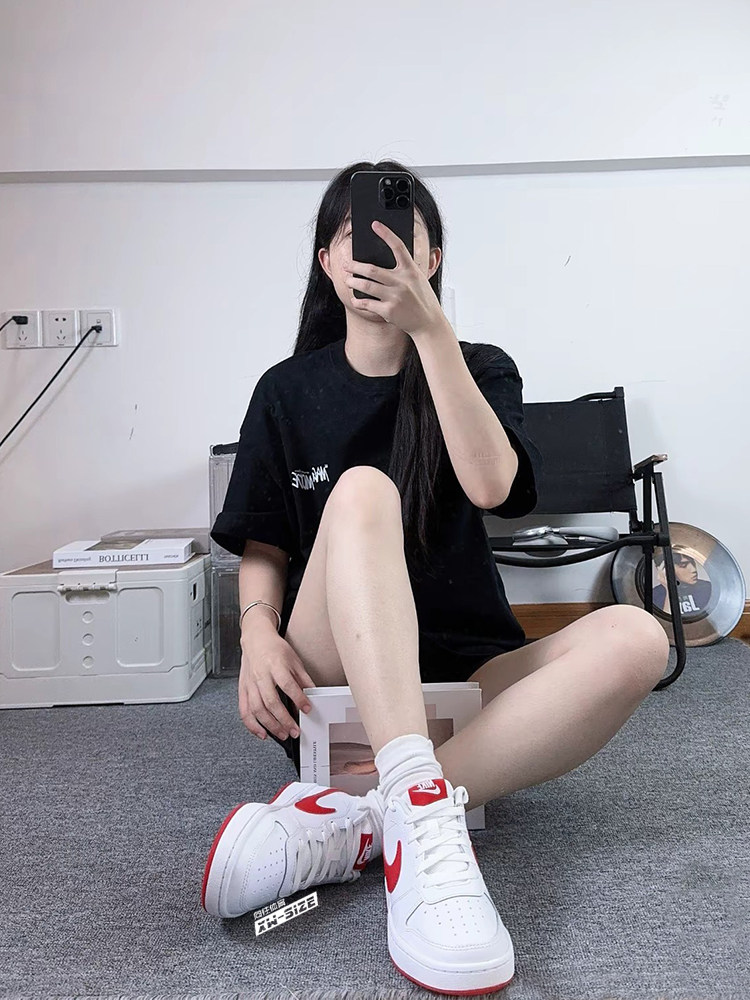 обувь на тонкой подошве ( для скейтборда ) 向往体育nike耐克court新款春夏女子小dunk小空军板鞋 hv1804-121