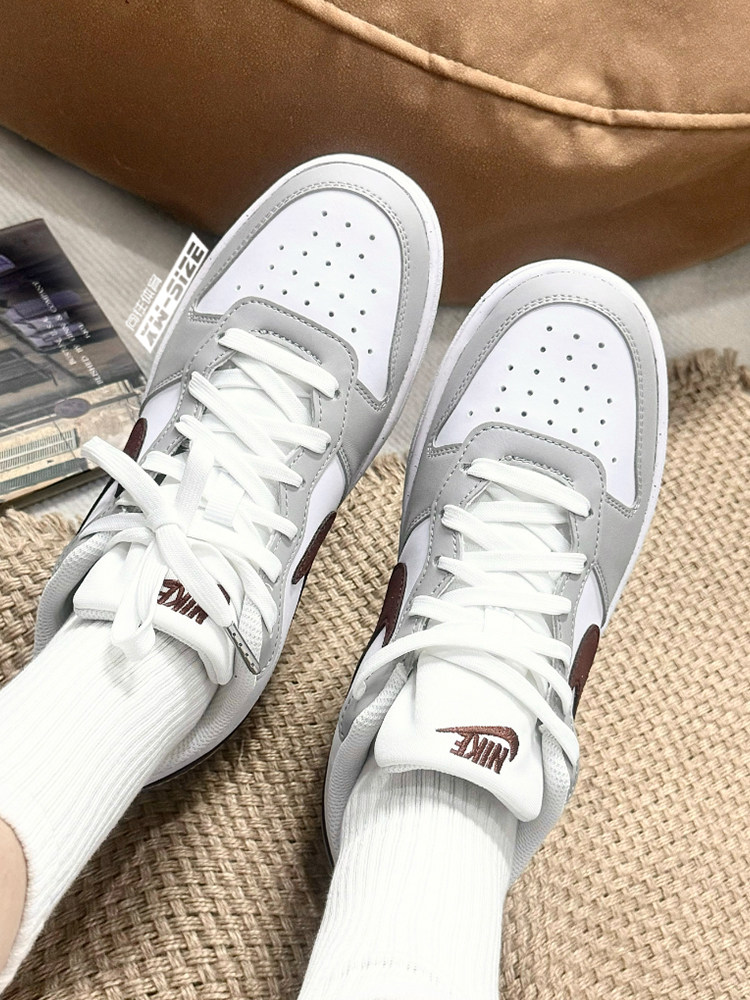 обувь на тонкой подошве ( для скейтборда ) 向往体育nike耐克court新款春夏女子小dunk小空军板鞋 hv1804-121