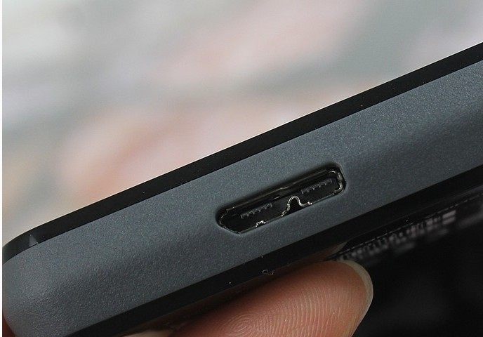 PS4 carry-on hard disc that is plug-in-play can also be copied to the built-in self-selection