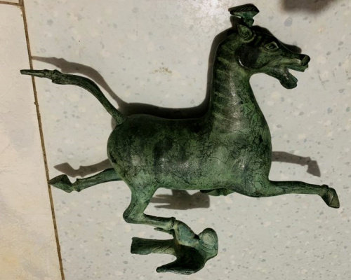 Antique collection bronze bronze horse treading Feiyan pure copper fortune ornaments business gifts