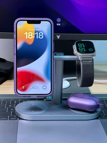 Магнитная подставка «четыре в одном» для iPhone 14 13 с беспроводной зарядкой MagSafe AirPods премиум-класса Apple Watch