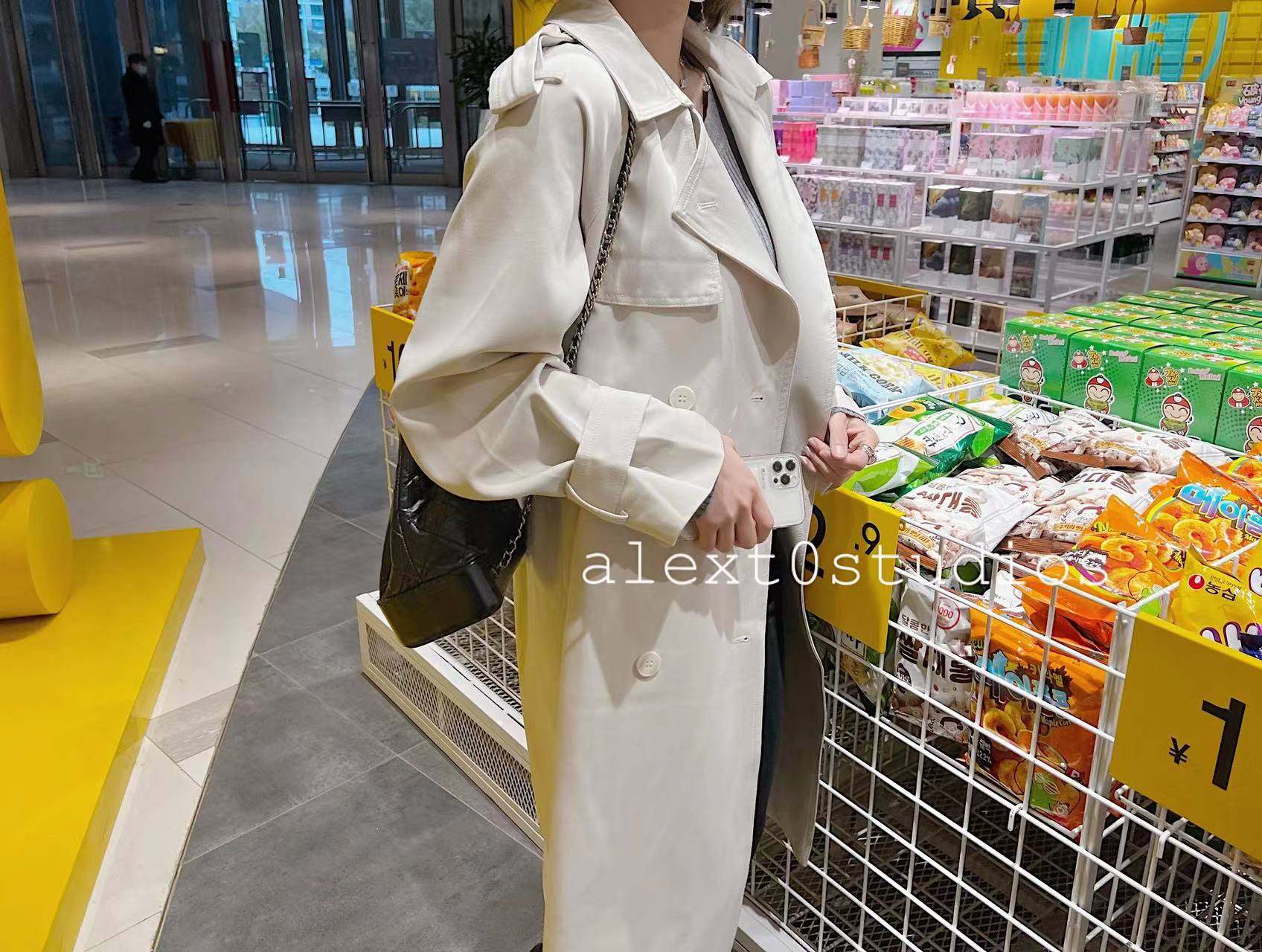 First Fuchs Han ins Zhou Rain Tong Budapest texture long wind clothes gentle hanging light grey white advanced sensary jacket