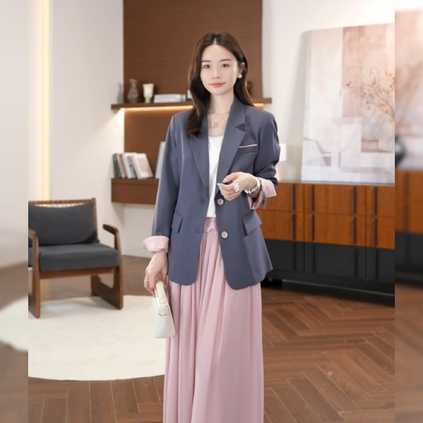 Qiu Yingying Helaaomi's "Must-Have of the Year" Color-Block Blazer Is Casual, Loose-Fitting, and Has a High-End Feel