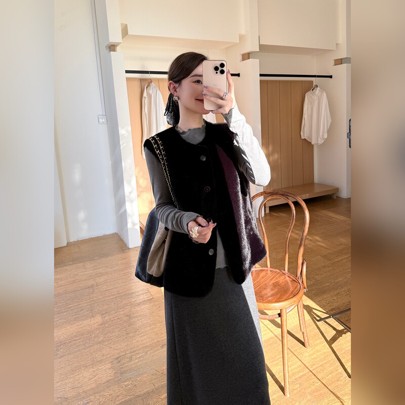 Qiu Yingying's "Mink Fur Vest" Round-Necked, Hemmed, Sleeveless Vest, Pu Fur Jacket for Women, New Autumn and Winter Style