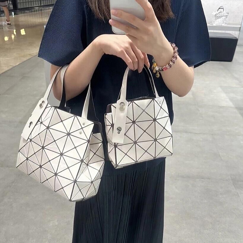Japanese Geometric Rhombus Bag 2026 New Model Diamond Bag Small Square Box Mini Three-Dimensional Shoulder Bag Matte Handbag for Women