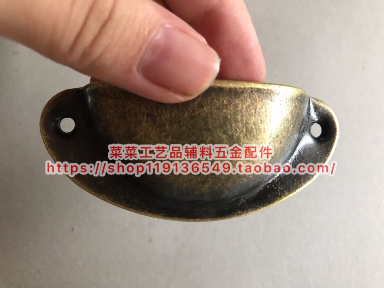 Explosion shell handle 82 MM medicine cabinet handle antique drawer iron semi - circle crab shell pull hands multiple colors