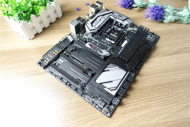 CPU+显卡双水冷，打造光污染主机