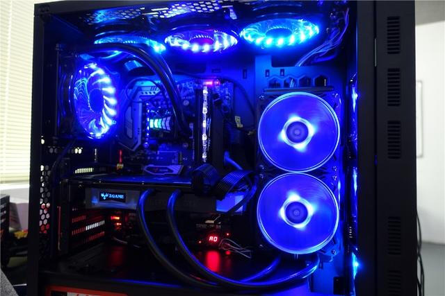 CPU+显卡双水冷，打造光污染主机
