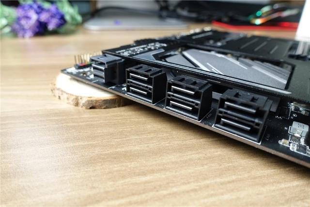 CPU+显卡双水冷，打造光污染主机