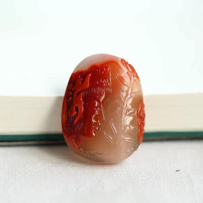 Natural red and white fine engraving playful South Red Manau pendant bent over to the tomatoes red ice flopping pendant