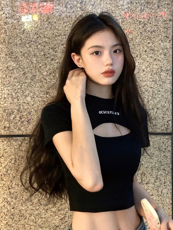 Sexy Cut-Out Shoulder Short-Sleeve T-Shirt for Women, Summer Pure Cotton, Unique Design, Niche Sweet and Spicy Girl Style, Tight-Fitting Crop Top