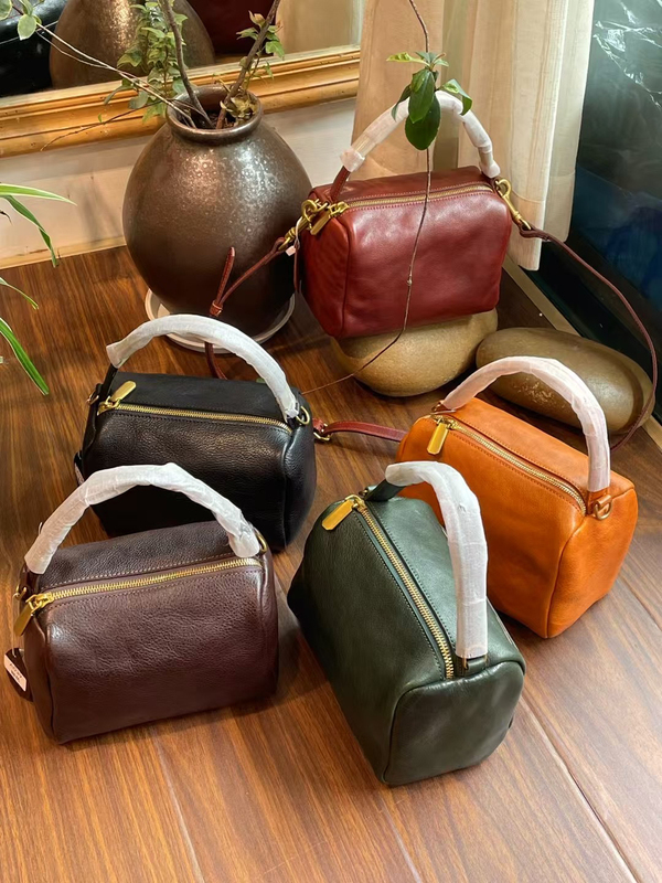2025 New Women's Bag Retro Casual Handbag Women's First Layer Vegetable Tanned Cowhide Small Bag Shoulder Crossbody Bag Soft Leather 2025 New Women's Bag Retro Casual Handbag Women's First Layer Vegetable Tanned Cowhide Small Bag Shoulder Crossbody Bag Soft Leather