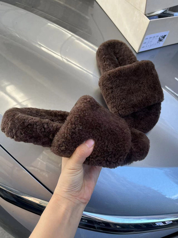 Autumn and Winter Imported Fur Integrated Lamb Wool Slippers for Women, Thick-Soled, Lazy, Large Size, Unisex, Small Curly Slippers Autumn and Winter Imported Fur Integrated Lamb Wool Slippers for Women, Thick-Soled, Lazy, Large Size, Unisex, Small Curly Slippers