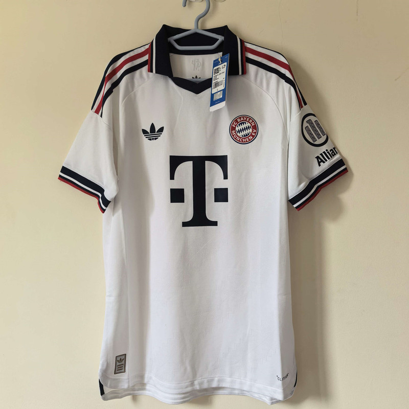 Bayern Munich 26-27 Season Away Player Version Jersey, with Number 17 Olise Print, Jz3068
