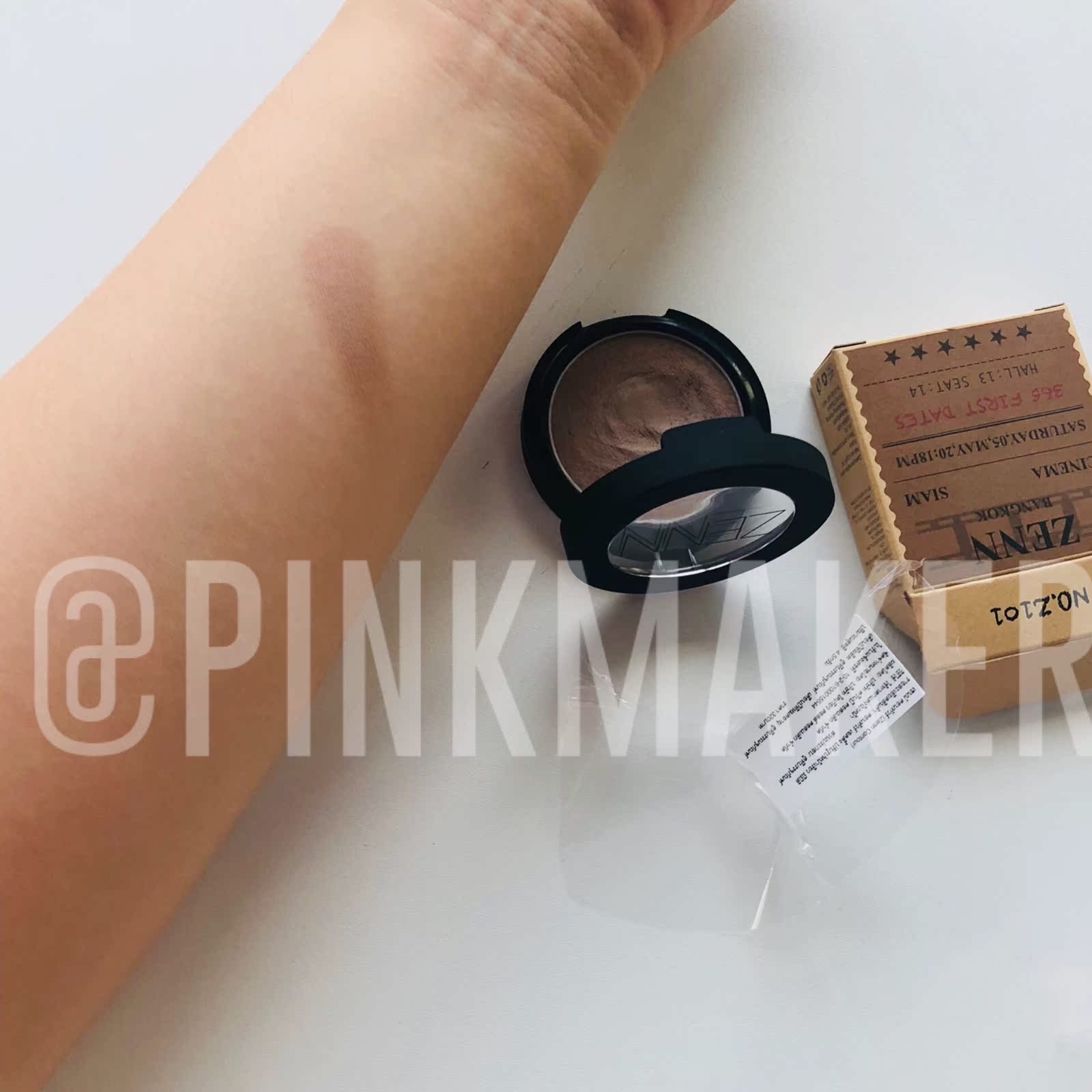 Thái Lan zenn xám nâu tông màu kem bóng bóng mũi âm thanh nổi nhỏ V mặt âm thanh nổi omega kem mũi phấn tạo khối nào tốt