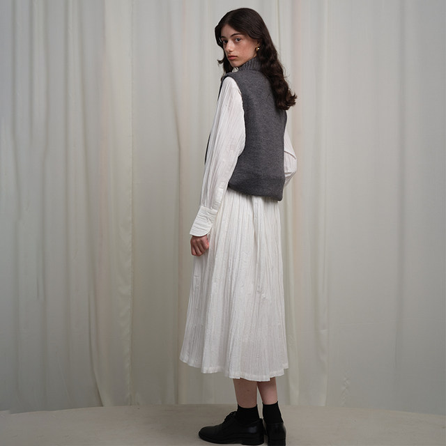 ItoshIroshI white round neck pleated high waist three-dimensional profile French elegant pullover mid-length skirt dress